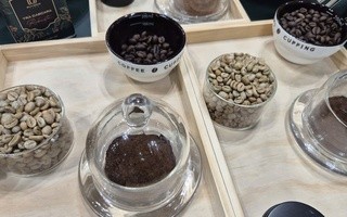 Giá cà phê hôm nay, 30-4, giảm nhẹ; Starbucks có gần 8.000 cửa hàng tại Trung Quốc