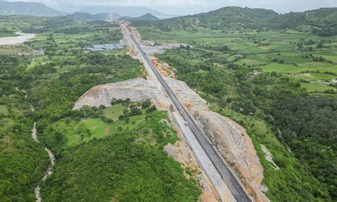 2 chốt chặn 19.000 tỷ sắp khai thông, Việt Nam sẽ hoàn thành mục tiêu 'khủng' trong xây dựng cao tốc