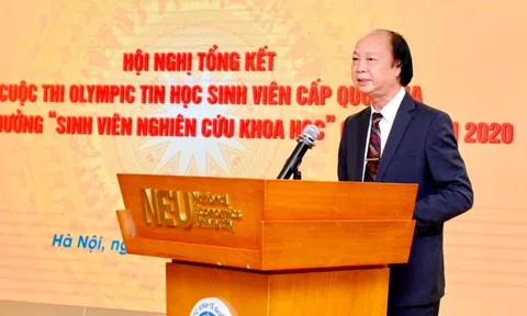 Chuyên gia công nghệ, doanh nhân Nguyễn Đình Thắng - Chủ tịch Hồng Cơ Group chia sẻ về “Chuyển đổi số, Chuyển đổi xanh”.