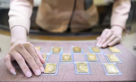 Giá vàng trong nước tăng bất chấp vàng thế giới lao dốc