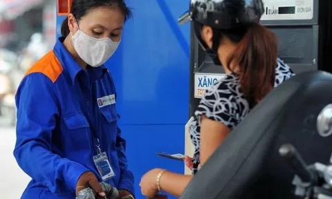 Giá xăng dầu tăng trở lại