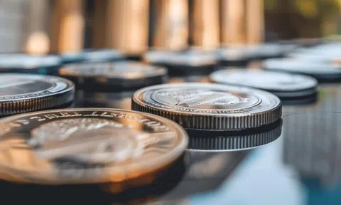 Cuộc đua hút tiền gửi: VPBank, SHB, HDBank bứt phá, Vietcombank, TPBank, SeABank bất ngờ tăng trưởng âm