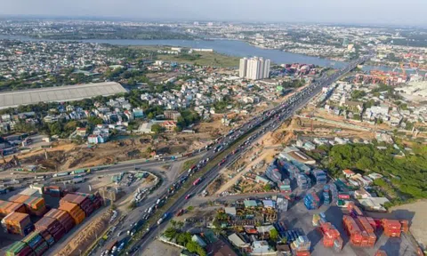 TP.HCM đề nghị tạo 'luồng xanh' cho xe chở cát làm Vành đai 3