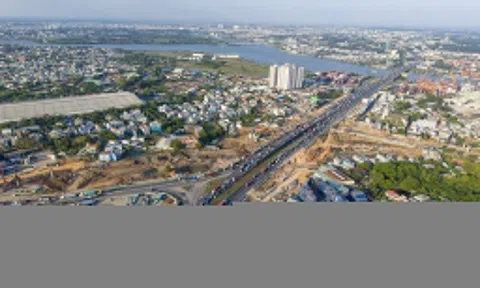 TP.HCM đề nghị tạo 'luồng xanh' cho xe chở cát làm Vành đai 3