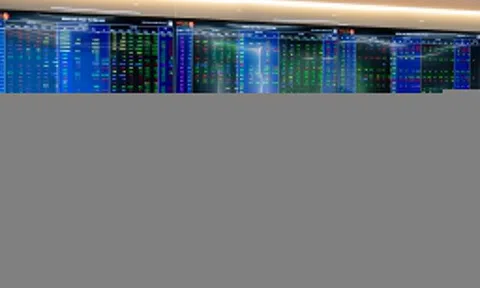 Tiền vào chứng khoán 'hụt' 10.000 tỷ một phiên