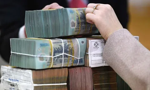 Một ngân hàng tăng lãi suất tiết kiệm ở tất cả các kỳ hạn