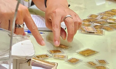 Giá vàng hôm nay 8-6: Vàng miếng SJC tiếp tục đi xuống