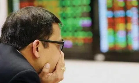 Góc nhìn chuyên gia: "Nín thở" trong 30 ngày then chốt, nhà đầu tư cần tính đến kịch bản VN-Index thủng 1.300 điểm