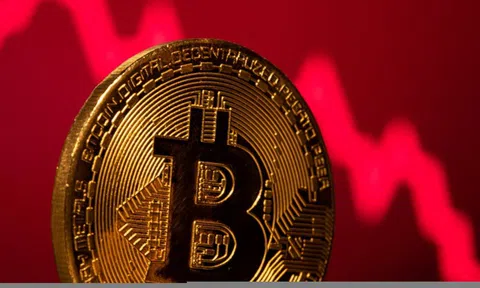 Giá Bitcoin lao dốc