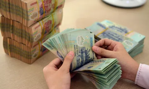 Người dân Việt Nam đang gửi hơn 7,4 triệu tỷ đồng vào ngân hàng, lãi suất thế nào mà tiền gửi cao kỷ lục?