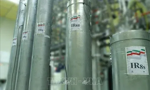 Hai cơ sở sản xuất linh kiện máy ly tâm của Iran trúng không kích