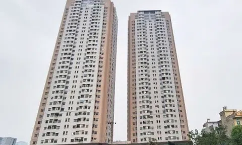 Hà Nội: Mâu thuẫn tháo hàng rào tôn sau bão Yagi, 5 người hầu toà