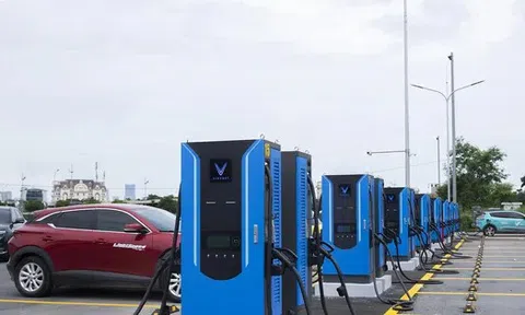 V-Green khai trương trạm sạc siêu nhanh lớn nhất Hà Nội: 42 trụ sạc, 84 xe có thể sạc cùng lúc