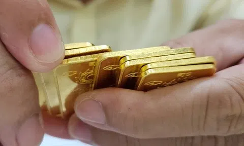 Thông tin này khiến giá vàng giảm mạnh