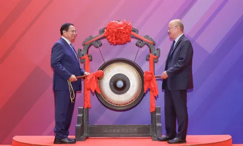 Thủ tướng thăm sàn chứng khoán lớn nhất châu Á