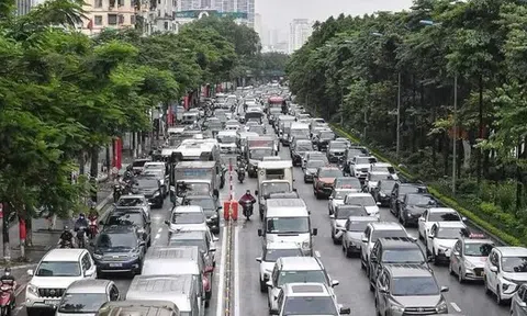 Điều chỉnh thời gian phân làn xe trên đường Phạm Văn Đồng