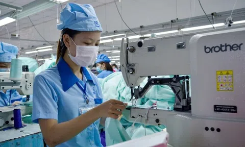 VN-Index tăng vọt sau tin thuế quan từ ông Trump
