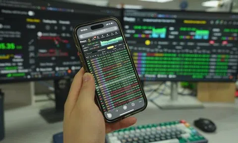 Nhóm cổ phiếu nào kéo VN30 phá đỉnh lịch sử?