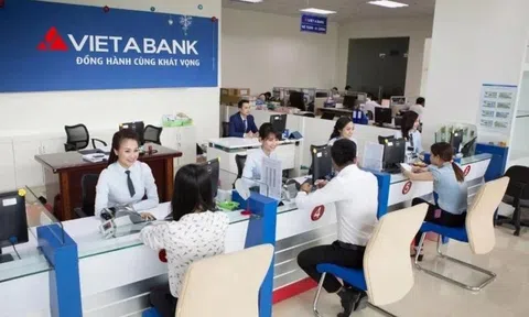 Thêm cổ phiếu ngân hàng 'chuyển nhà'