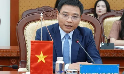 Bộ trưởng Tài chính làm việc với FTSE Russell về nâng hạng chứng khoán