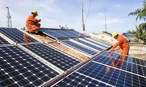 Lắp điện mặt trời mái nhà, hộ gia đình được hỗ trợ tiền, lãi suất vay ngân hàng