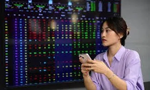 Cổ phiếu chứng khoán, ngân hàng nổi sóng