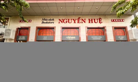 Chuỗi nhà sách lớn nhất Việt Nam làm ăn ra sao?