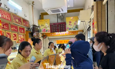 Chán cảnh 'chầu chực' mua vàng, nhà đầu tư chuyển qua món mới