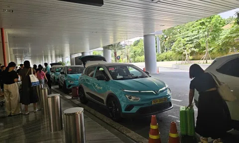 Khách đặt xe ở nhà ga T3 sân bay Tân Sơn Nhất hết lo bị hét giá cao