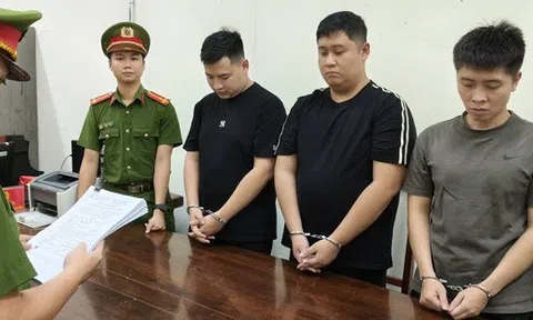 Bắt 3 đối tượng ẩn sau “nhóm VIP trên mạng xã hội”, thu giữ xe sang, phong tỏa số tiền lớn