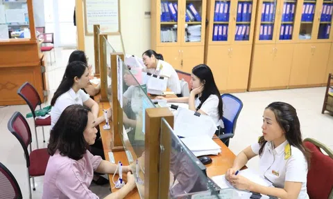Hơn 8.000 cán bộ thuế nghỉ việc