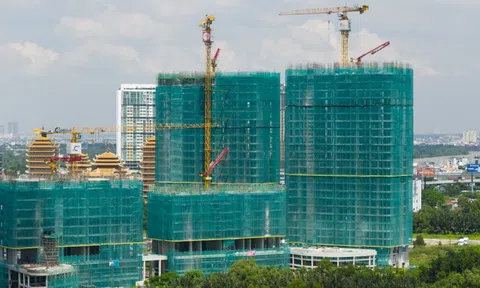 Đại gia bất động sản ồ ạt ra hàng, tuyển dụng quy mô lớn