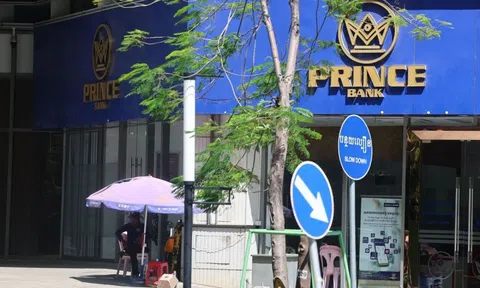 Người dân Campuchia đổ xô rút tiền khỏi ngân hàng của tỷ phú Trần Chí