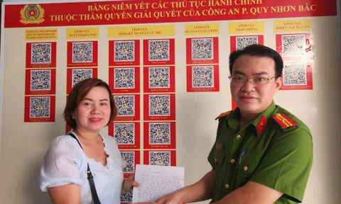 Chuyển nhầm hơn 700 triệu cho người lạ, người phụ nữ được công an giúp nhận lại