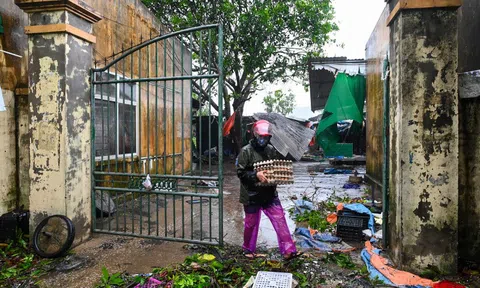 Chính phủ yêu cầu giãn nợ và hỗ trợ vay vốn cho người dân vùng bão lũ