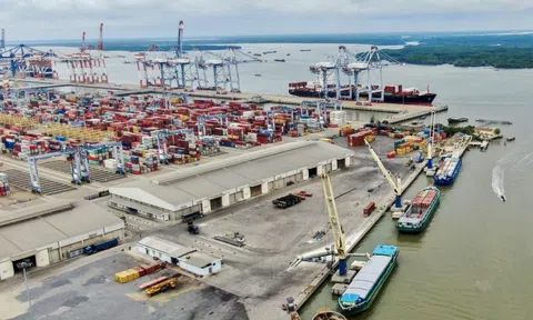 Tăng tốc để TP HCM tăng trưởng (*): Gỡ điểm nghẽn thể chế