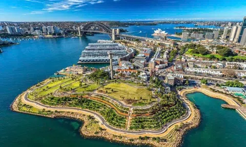 Các thành phố 'trả lại' bờ sông cho người dân thế nào?