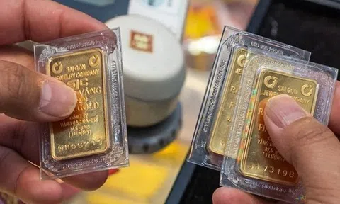 Sáng 3/11, vàng SJC và vàng nhẫn giảm mạnh sau một tuần, nhà đầu tư lỗ nặng tới 6,8 triệu đồng/lượng