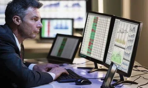 Phiên 4/11: Tự doanh CTCK thẳng tay bán ròng gần 1.200 tỷ đồng, cổ phiếu nào bị “xả” mạnh nhất?