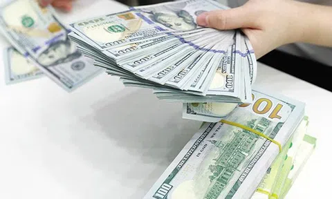 Tỷ giá USD chợ đen tăng hơn 8% từ đầu năm, riêng tháng 10 tăng 4,7%