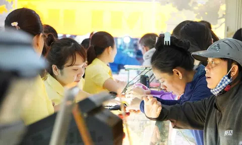 Lỗ nặng vì giá vàng 'nằm im'