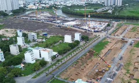 TP HCM: Dự án cao cấp ồ ạt bung hàng, căn hộ giá rẻ vẫn “biệt tăm”