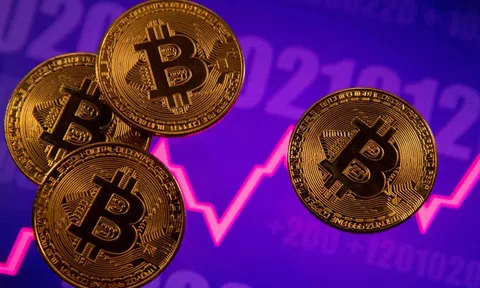 Bitcoin rơi thủng mốc 100.000 USD