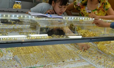 Giá vàng hôm nay 14-11: Sụt giảm mạnh khi nhà đầu tư ồ ạt chốt lời