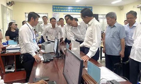 Phó Chủ tịch UBND tỉnh Khánh Hoà Nguyễn Thanh Hà làm việc với lãnh đạo các sở, ngành