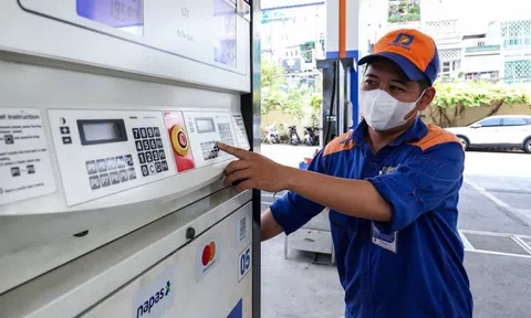 Chiều 13/11: Giá xăng tăng nhẹ