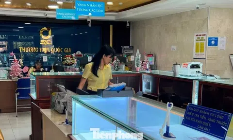 Nhiều tiệm vàng TP.HCM bỗng dưng vắng tanh