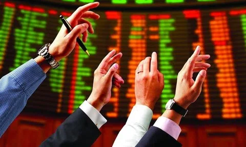 Tự doanh CTCK giảm đà bán ròng trong phiên 19/11, ngược chiều gom mạnh một cổ phiếu xây dựng