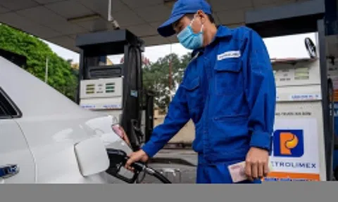 Giá xăng dầu quay đầu giảm