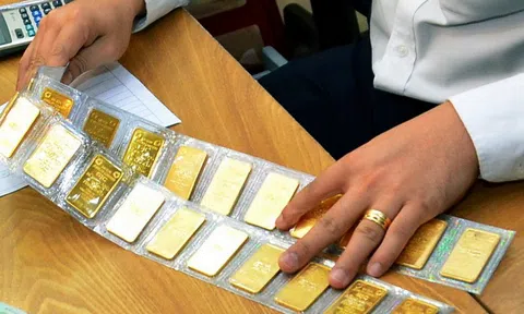 Giá vàng hôm nay 23-11: Nhà đầu tư lạc quan, giới chuyên gia nói khó đoán